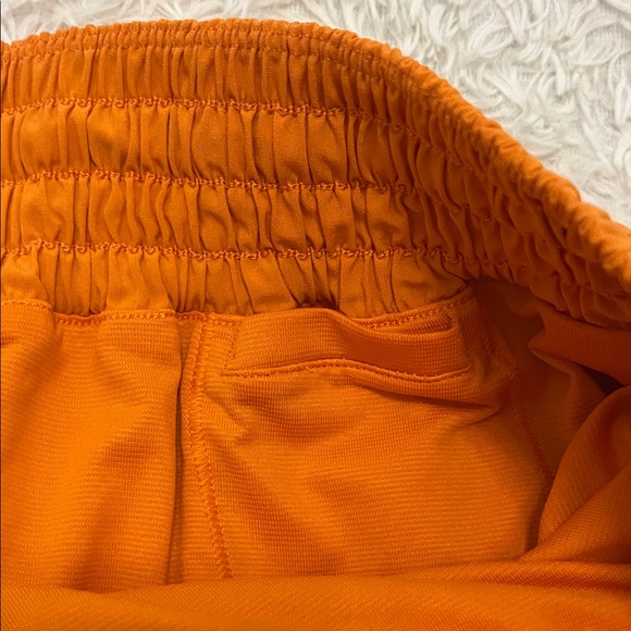 lululemon athletica Hotty Hot High-Rise 4” Short Orange Flash - Picture 7 of 8